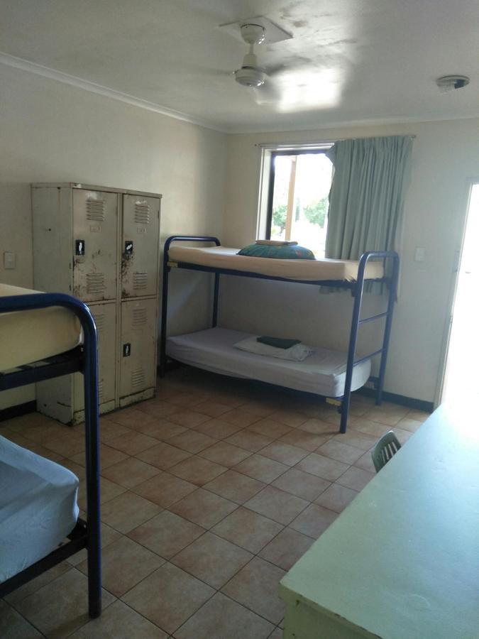 Palm Court Backpackers Albergue Katherine Exterior foto