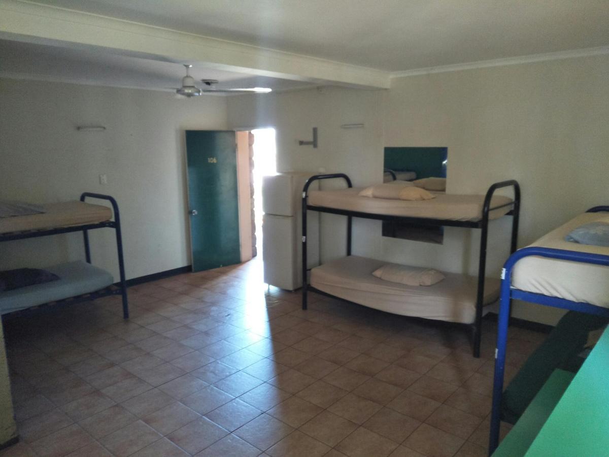 Palm Court Backpackers Albergue Katherine Exterior foto