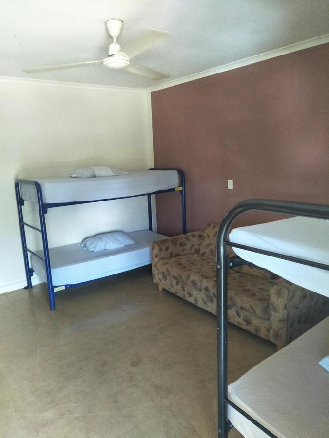 Palm Court Backpackers Albergue Katherine Exterior foto
