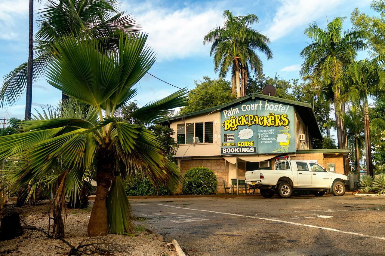 Palm Court Backpackers Albergue Katherine Exterior foto